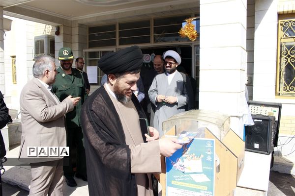 مراسم جشن نیکوکاری در دبیرستان شاهد اطهر ناحیه 1 زنجان