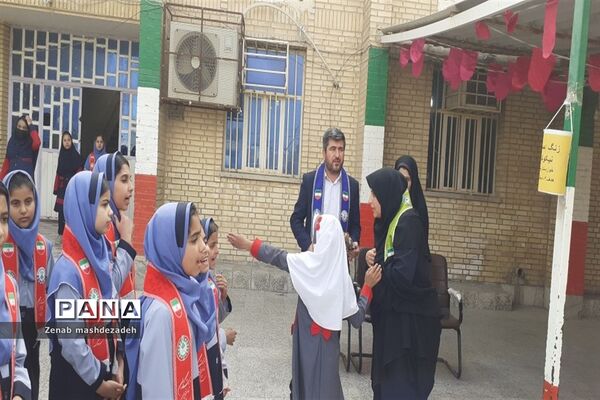 نواختن زنگ درختکاری در مدارس شادگان