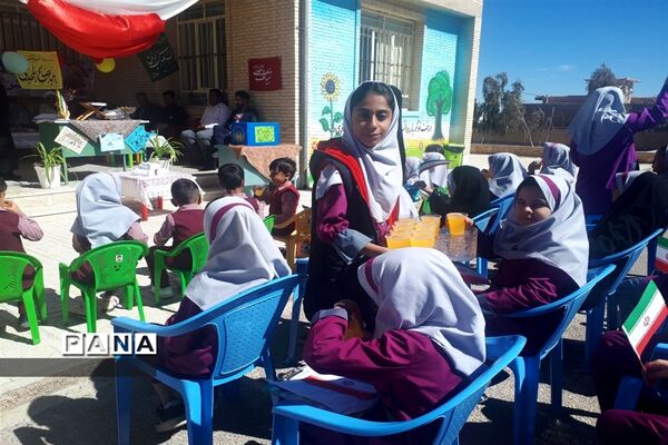 برگزاری جشن نیکوکاری در دبستان عفت ابرکوه