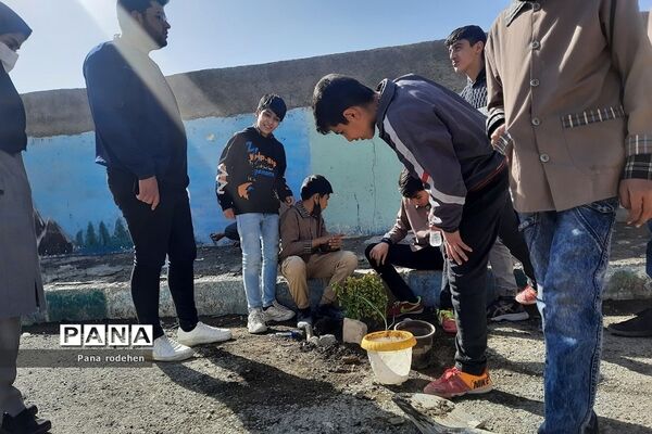 مراسم روز درختکاری در دبستان امام حسن مجتبی(ع) رودهن