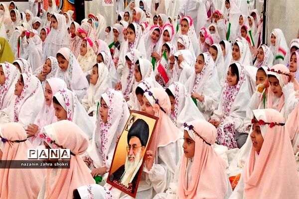 جشن عبادت و بندگی دانش‌آموزان دختر در شهرستان قرچک