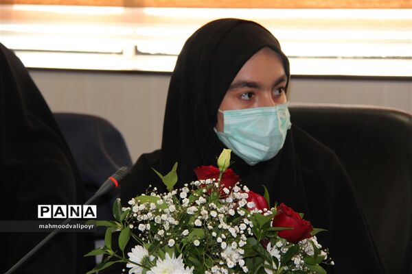 نشست توانمند‌سازی و تجلیل ازاعضای شورای دانش‌آموزی برتر استان قزوین