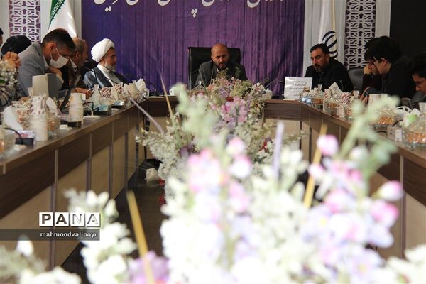 نشست توانمند‌سازی و تجلیل ازاعضای شورای دانش‌آموزی برتر استان قزوین