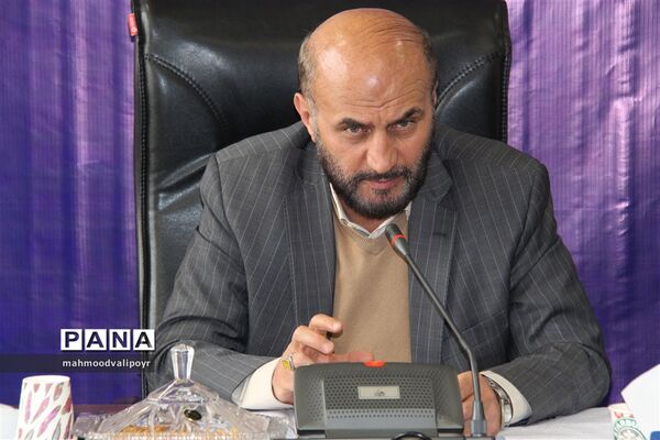 نشست توانمند‌سازی و تجلیل ازاعضای شورای دانش‌آموزی برتر استان قزوین