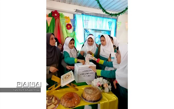 مشق همدلی در دبستان شهیدان حجازی گلوگاه/فیلم