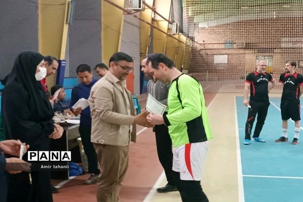 برگزاری مسابقه فوتسال فرهنگیان منطقه ۱۸