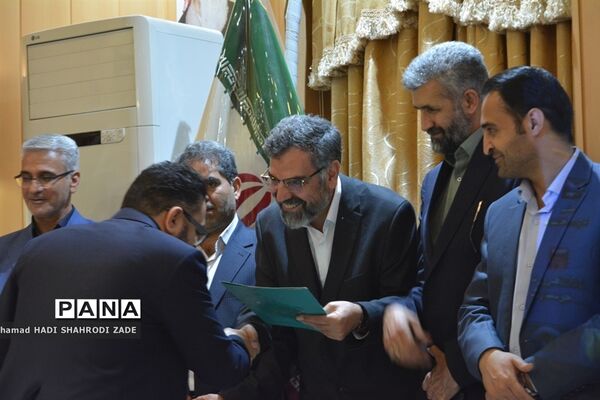 جلسه شورای نظارت بر مدارس و مراکز غیر دولتی و تجلیل از کارگروه مدارس و مراکز غیر دولتی خراسان رضوی