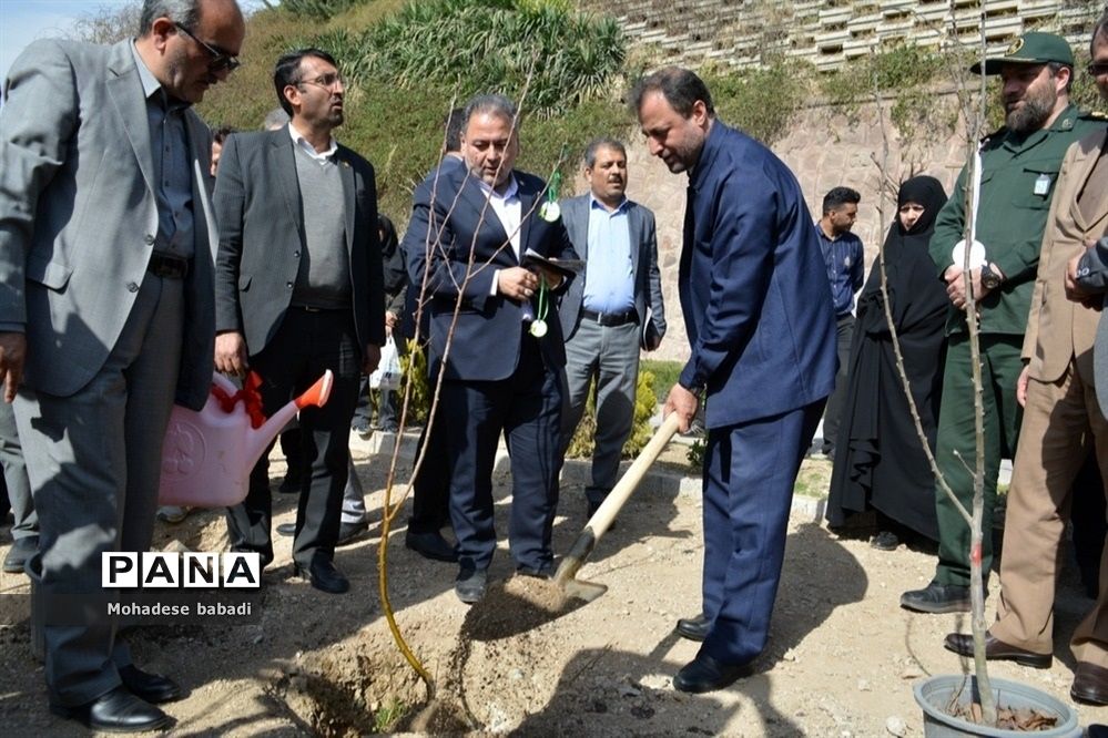 مراسم روز درختکاری و گرامیداشت هفته منابع طبیعی در منطقه ۲