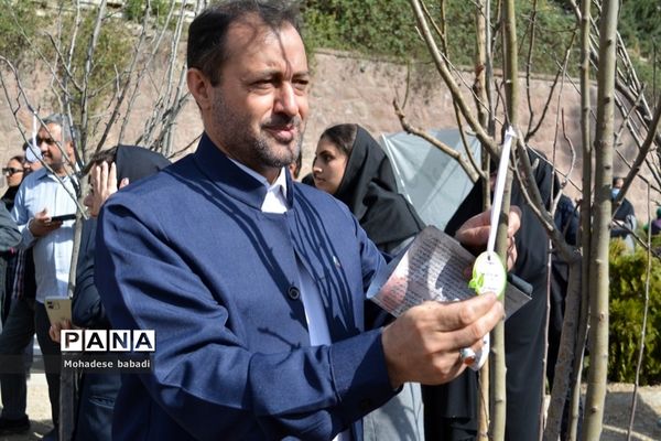 مراسم روز درختکاری و گرامیداشت هفته منابع طبیعی در منطقه ۲