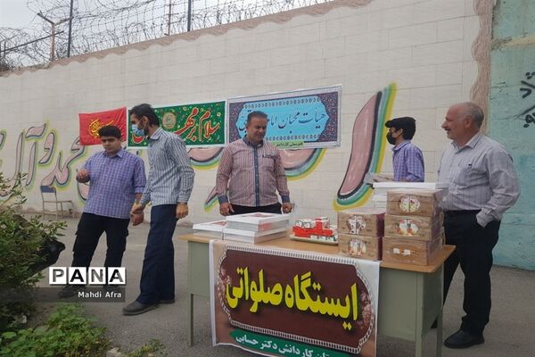 برپایی ایستگاه صلواتی ویژه نیمه شعبان توسط دانش‌آموزان هنرستان کاردانش دکتر حسابی بهبهان