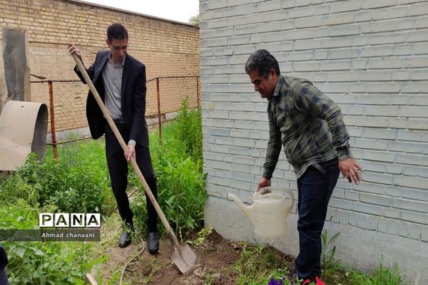 آیین نمادین درختکاری در مدارس کارون