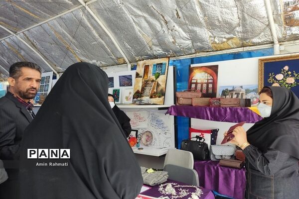 برگزاری نمایشگاه دستاوردهای دانش‌آموزان در هنرستان‌های ناحیه چهار شیراز