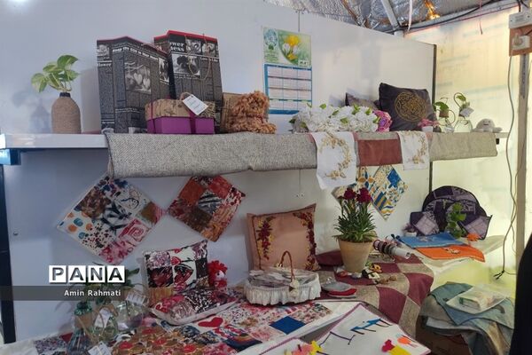 برگزاری نمایشگاه دستاوردهای دانش‌آموزان در هنرستان‌های ناحیه چهار شیراز