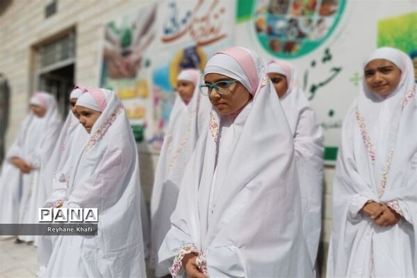 جشن نیکوکاری و درختکاری  در مدرسه مسلم صادقی شریف‌آباد پاکدشت