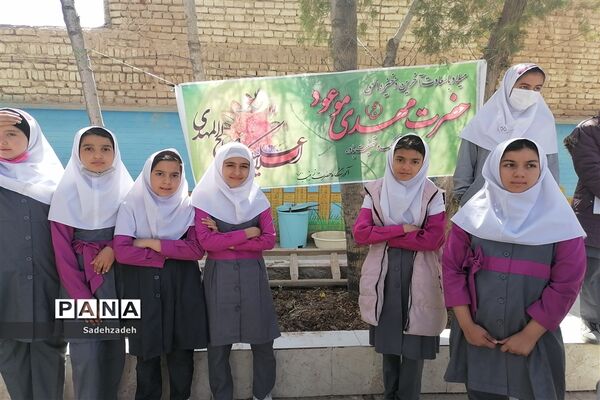 جشن میلاد منجی عالم بشریت مهدی موعود(عج) در مدرسه حضرت زینب شهرستان خاتم