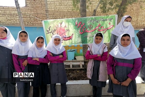 جشن میلاد منجی عالم بشریت مهدی موعود(عج) در مدرسه حضرت زینب شهرستان خاتم