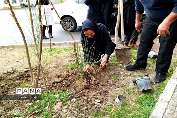 گرامیداشت هفته منابع طبیعی در دبستان زینب یک ملارد