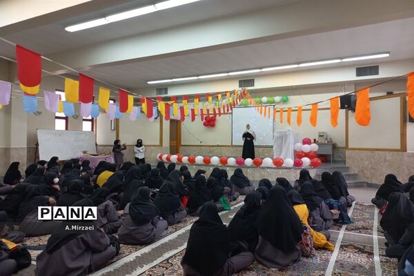 استقبال سالروز میلاد منجی عالم بشریت در مدارس