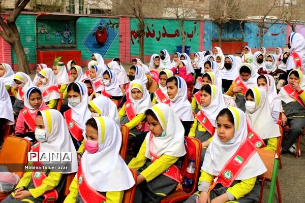 گرامیداشت روز درختکاری در ناحیه یک بهارستان