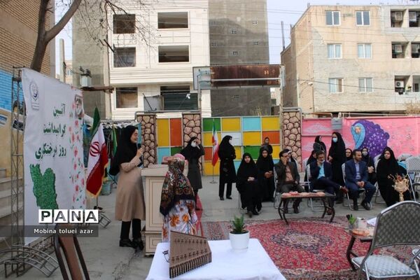 گرامیداشت روز درختکاری در ناحیه یک بهارستان