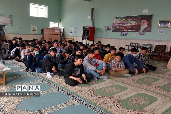 جشن میلاد امام زمان( عج)در آموزشگاه شهید طباطبایی محمد آباد عرب‌ها بخش جوادآباد