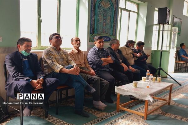 جشن میلاد امام زمان( عج)در آموزشگاه شهید طباطبایی محمد آباد عرب‌ها بخش جوادآباد