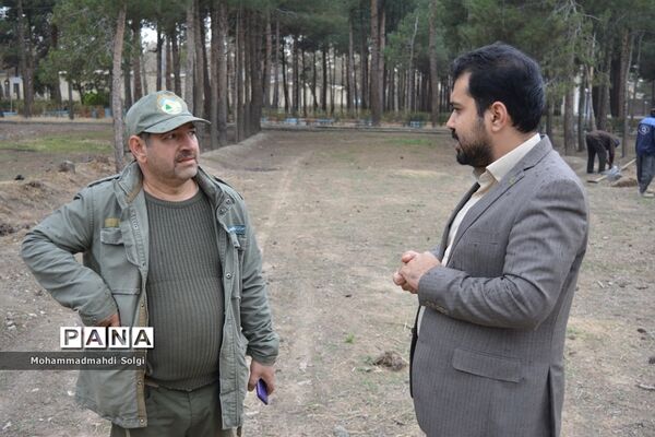 کاشت صد و پنجاه نهال به مناسبت آیین استانی گرامیداشت روز درختکاری در شهریار