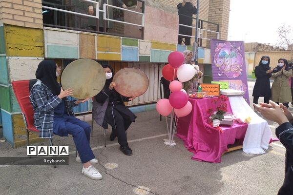 برگزاری جشن نیمه شعبان در دبیرستان عدالت شهر جوادآباد