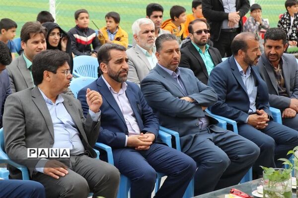 افتتاح ۲ زمین چمن مصنوعی با حضور معاون استاندار در ابرکوه