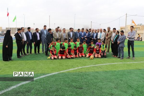 افتتاح ۲ زمین چمن مصنوعی با حضور معاون استاندار در ابرکوه