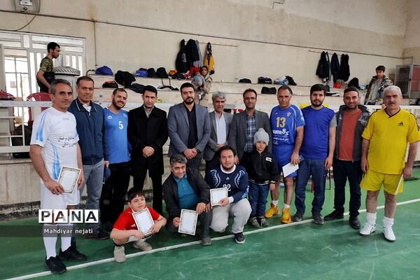 برگزاری جام «پدرپسری» فوتسال در دبیرستان استعدادهای درخشان شهید بهشتی رودهن