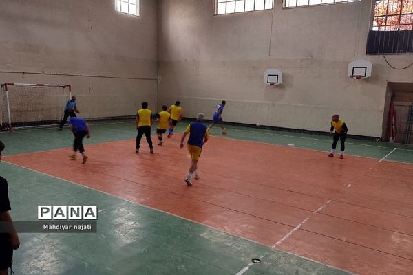 برگزاری جام «پدرپسری» فوتسال در دبیرستان استعدادهای درخشان شهید بهشتی رودهن
