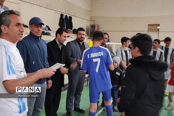 برگزاری جام «پدرپسری» فوتسال در دبیرستان استعدادهای درخشان شهید بهشتی رودهن