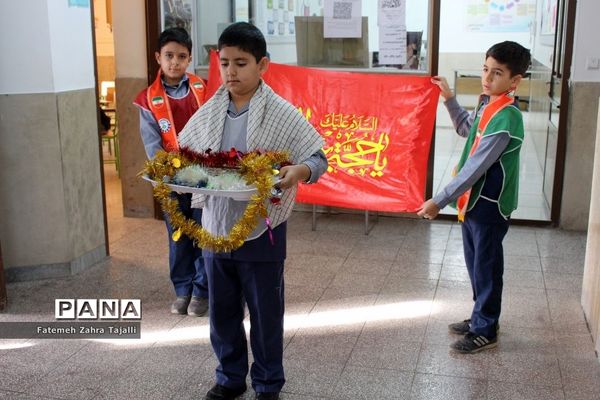 نواختن زنگ درختکاری در مدرسه گلستان شهرستان سمنان -1