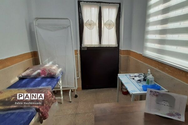 جشن نیمه شعبان و تقدیر از رتبه‌های برتر، در دبیرستان عفت آهنگری ناحیه یک ری