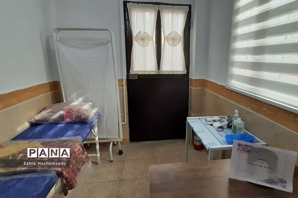 جشن نیمه شعبان و تقدیر از رتبه‌های برتر، در دبیرستان عفت آهنگری ناحیه یک ری