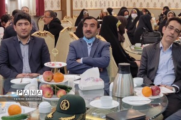 تقدیر از فعالان عرصه تعلیم و تربیت در ناحیه یک شهرری