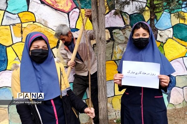 روز درختکاری در دبستان شهید سجادیان و امام رضا(ع) رودهن