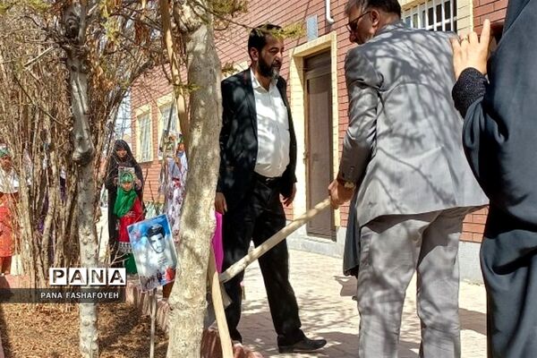 مراسم کاشت نهال در روز درختکاری در مدارس فشافویه