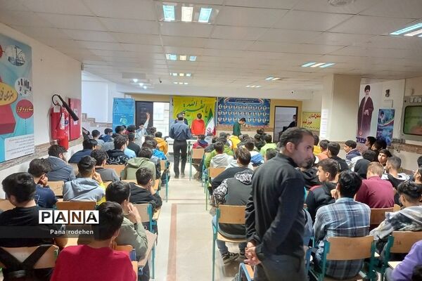 جشن نیمه شعبان و انتظار در هنرستان آیت‌الله هاشمی رفسنجانی رودهن