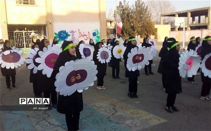 اجرای گروه سرود مدرسه شهید مدرس دو به مناسبت نیمه شعبان/فیلم