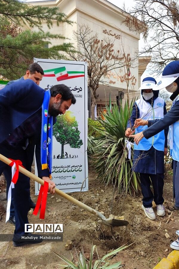 مراسم استانی روز درختکاری در ناحیه ۶ مشهد