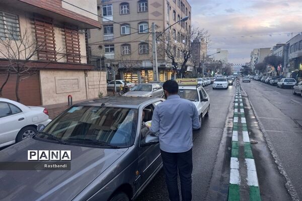 برپایی ایستگاه صلواتی به مناسبت عید امید در منطقه ۱۳
