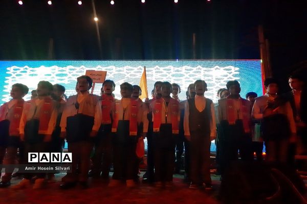 اجرای بیش از ۱۳ سرود دانش‌آموزی  و برنامه‌های مفرح در روز میلاد امام زمان (ع) در جهرم