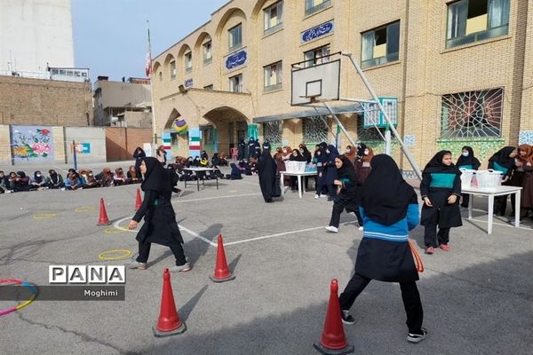 برگزاری مسابقات مفرح در دبیرستان شهید بابایی منطقه ۱۳