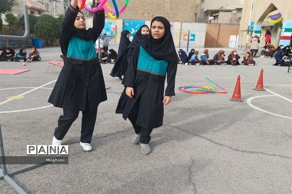 برگزاری مسابقات مفرح در دبیرستان شهید بابایی منطقه ۱۳