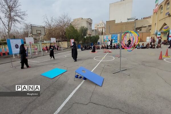 برگزاری مسابقات مفرح در دبیرستان شهید بابایی منطقه ۱۳
