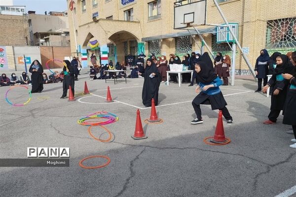 برگزاری مسابقات مفرح در دبیرستان شهید بابایی منطقه ۱۳