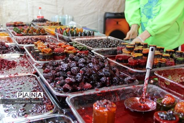 نمایشگاه صنایع‌دستی و محصولات اقوام و عشایر ایرانی در اسلامشهر