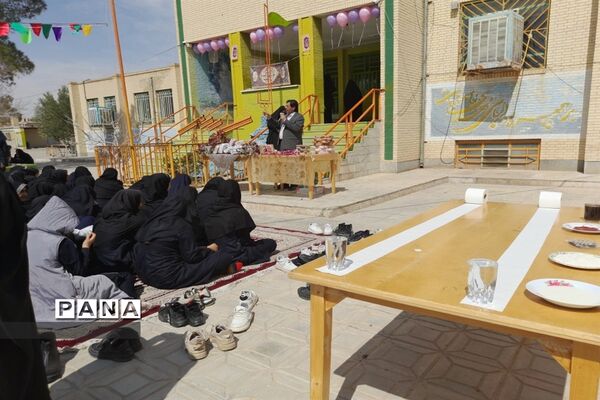 جشن بزرگ میلاد امام زمان(عج) در دبیرستان زینب ابرکوه